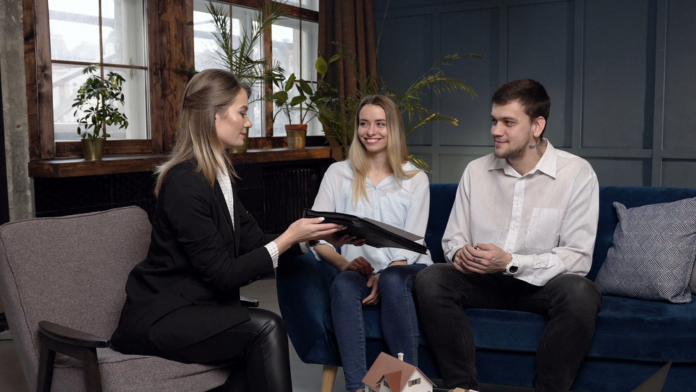 How a Mortgage Broker Can Help You Buy Your Dream Home